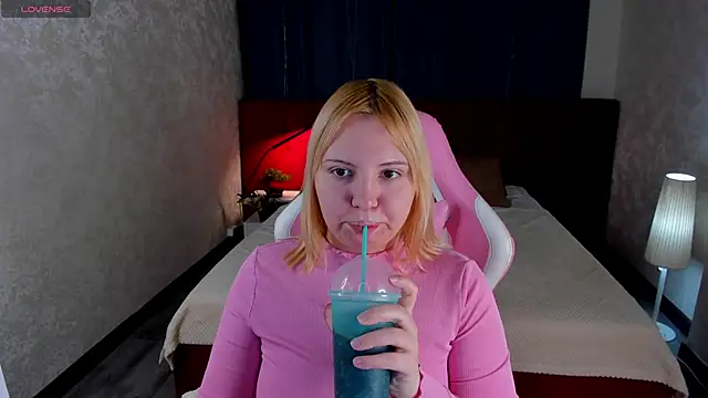 Stacy Luv online show from 11.16.25