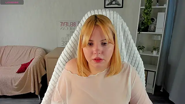 Stacy Luv online show from 11.24.25