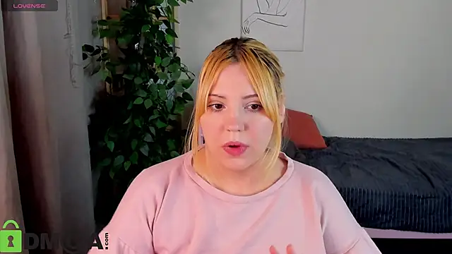 Stacy Luv online show from 12.05.25