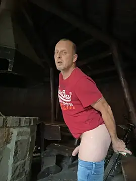 Snapshot of SchwuleHure chatting on 09.18.25 SchwuleHure online show from 09.18.25