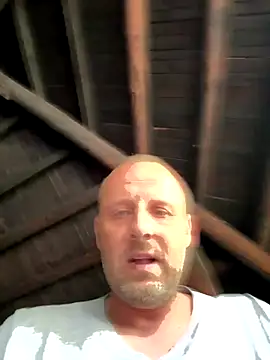 Snapshot of SchwuleHure chatting on 09.20.25 SchwuleHure online show from 09.20.25