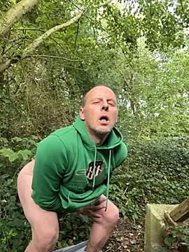 Snapshot of SchwuleHure chatting on 09.28.25 SchwuleHure online show from 09.28.25