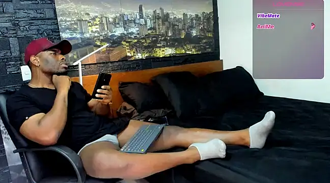 Snapshot of thomas_santtos1 chatting on 01.25.25 thomas santtos1 online show from 01.25.25