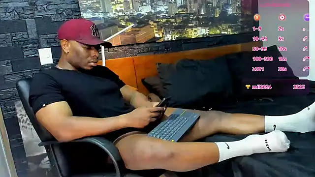 Snapshot of thomas_santtos1 chatting on 01.31.25 thomas santtos1 online show from 01.31.25