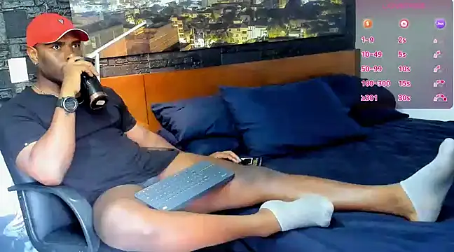 Snapshot of thomas_santtos1 chatting on 02.20.25 thomas santtos1 online show from 02.20.25