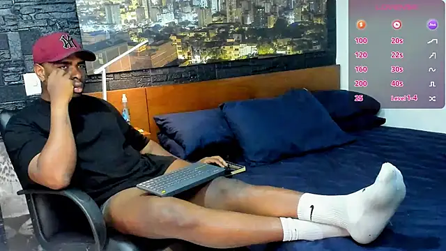 Snapshot of thomas_santtos1 chatting on 02.25.25 thomas santtos1 online show from 02.25.25