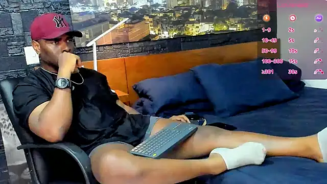 Snapshot of thomas_santtos1 chatting on 03.03.25 thomas santtos1 online show from 03.03.25