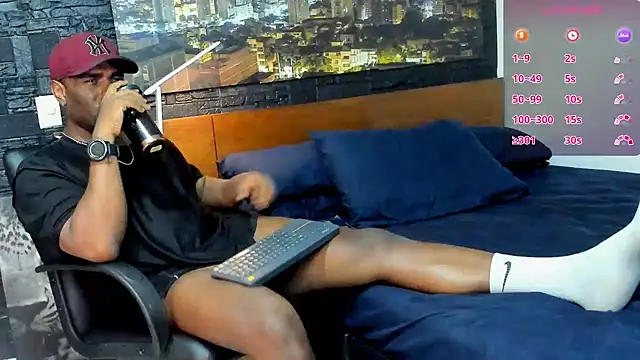 Snapshot of thomas_santtos1 chatting on 03.07.25 thomas santtos1 online show from 03.07.25