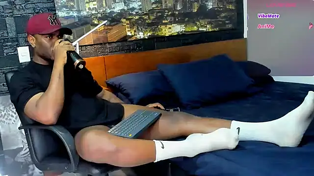 Snapshot of thomas_santtos1 chatting on 03.07.25 thomas santtos1 online show from 03.07.25