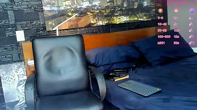 Snapshot of thomas_santtos1 chatting on 03.11.25 thomas santtos1 online show from 03.11.25