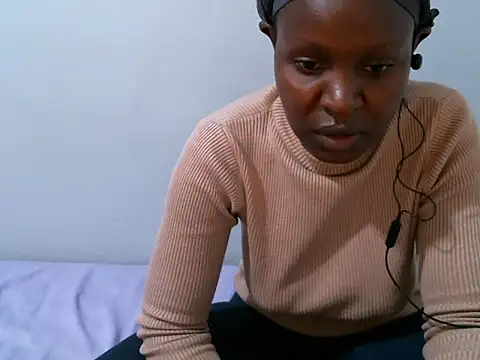 Snapshot of femaqueen chatting on 04.29.26 femaqueen online show from 04.29.26