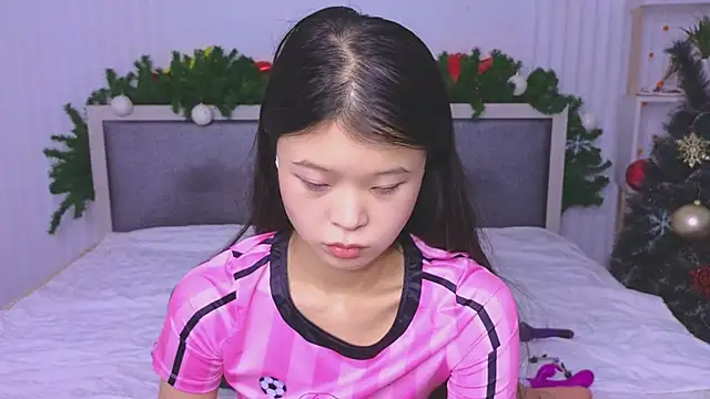 Snapshot of Tina_Kim_ chatting on 12.21.24 Tina Kim online show from 12.21.24