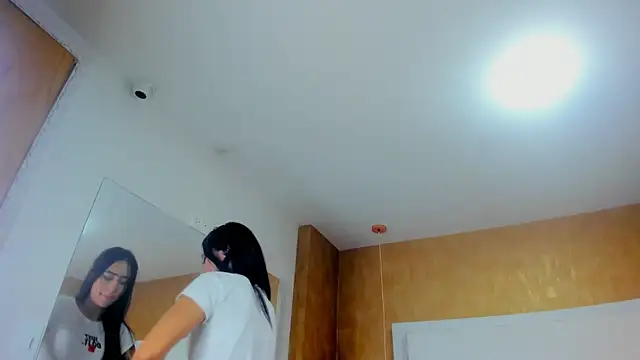 Little Jenni online show from 02.13.25