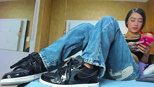 Little Jenni online show from 11.10.25