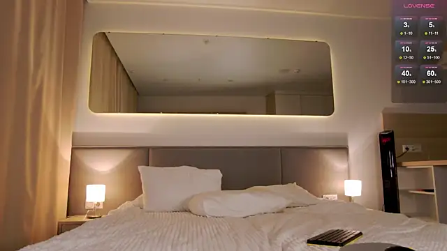 WOW-PeaCH-Girl online show from 09.08.25