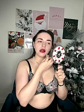 HoneySweetBee online show from 12.15.25