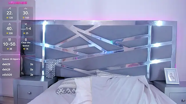 Snapshot of NinnaVous chatting on 01.07.25 NinnaVous online show from 01.07.25