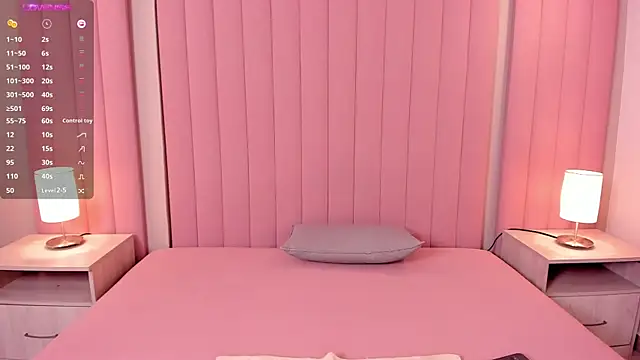 lexiethompson  online show from 02.26.26