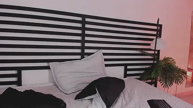 stefanny ruiz  online show from 12.17.24