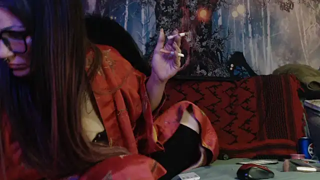 Snapshot of HighCityHoney chatting on 12.22.25 HighCityHoney online show from 12.22.25