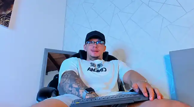 NoahhBrown online show from 02.18.25