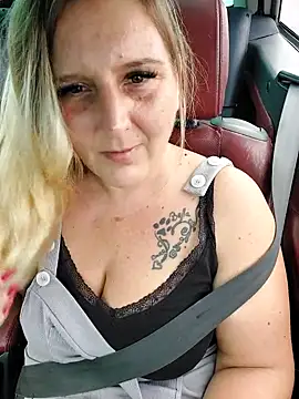 BecciDeluxe online show from 09.26.25