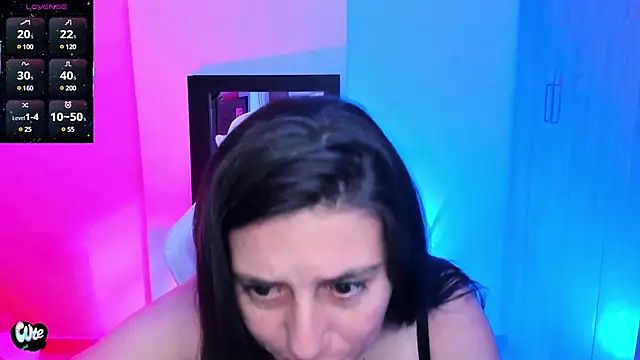 Snapshot of Saskyaa chatting on 03.23.25 Saskyaa online show from 03.23.25