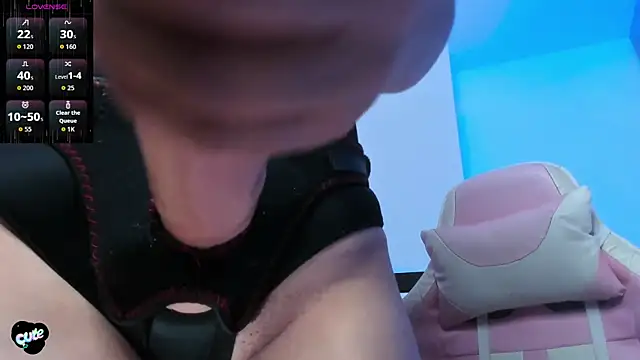 Snapshot of Saskyaa chatting on 09.25.25 Saskyaa online show from 09.25.25