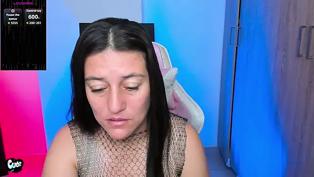 Snapshot of Saskyaa chatting on 09.30.25 Saskyaa online show from 09.30.25