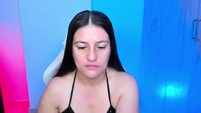 Snapshot of Saskyaa chatting on 10.13.25 Saskyaa online show from 10.13.25