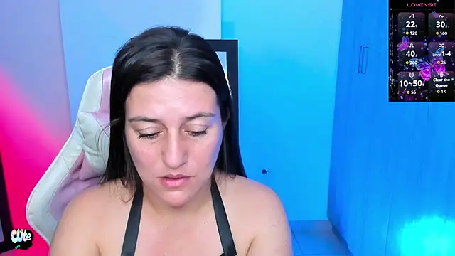 Snapshot of Saskyaa chatting on 11.12.25 Saskyaa online show from 11.12.25