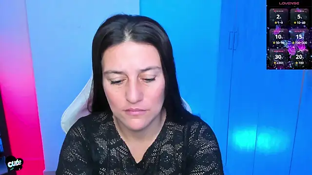 Snapshot of Saskyaa chatting on 11.19.25 Saskyaa online show from 11.19.25