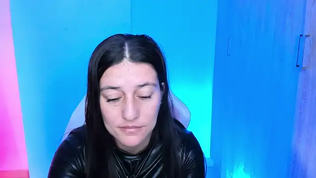 Snapshot of Saskyaa chatting on 12.01.25 Saskyaa online show from 12.01.25