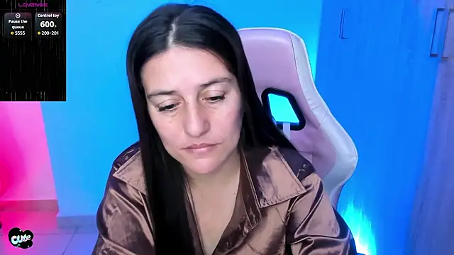 Snapshot of Saskyaa chatting on 02.15.26 Saskyaa online show from 02.15.26