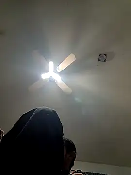 Snapshot of LongDickZee562 chatting on 09.16.25 LongDickZee562 online show from 09.16.25