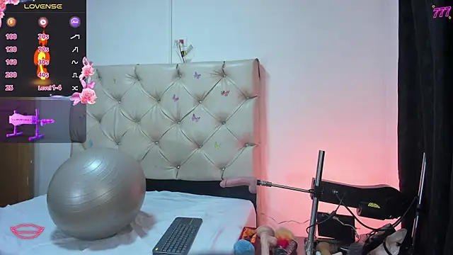 Snapshot of cleopatraa chatting on 05.30.26 cleopatraa online show from 05.30.26