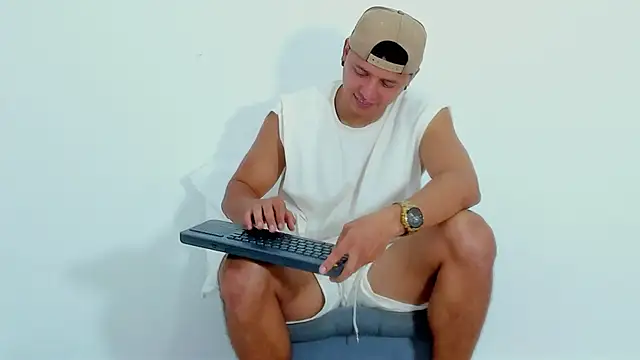 MITCHELL BURNS online show from 01.04.25