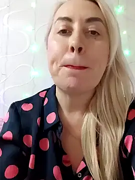 Snapshot of HotJanet chatting on 01.08.25 HotJanet online show from 01.08.25