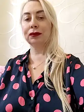 Snapshot of HotJanet chatting on 01.08.25 HotJanet online show from 01.08.25