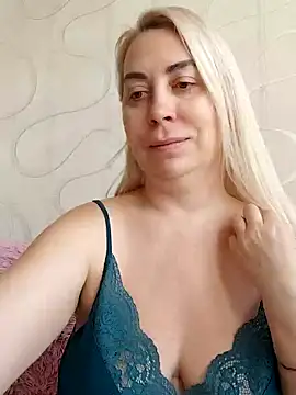 Snapshot of HotJanet chatting on 01.11.25 HotJanet online show from 01.11.25