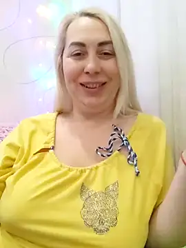 Snapshot of HotJanet chatting on 01.13.25 HotJanet online show from 01.13.25