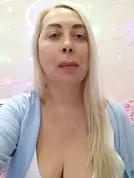 Snapshot of HotJanet chatting on 01.13.25 HotJanet online show from 01.13.25