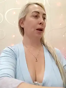 Snapshot of HotJanet chatting on 01.14.25 HotJanet online show from 01.14.25