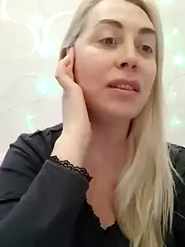 Snapshot of HotJanet chatting on 01.17.25 HotJanet online show from 01.17.25