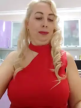 Snapshot of HotJanet chatting on 02.04.25 HotJanet online show from 02.04.25