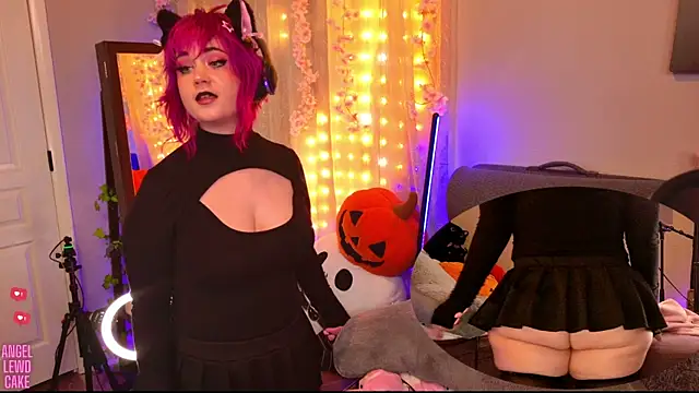 Snapshot of Angel-Lewd-Cake chatting on 09.11.25 Angel-Lewd-Cake online show from 09.11.25