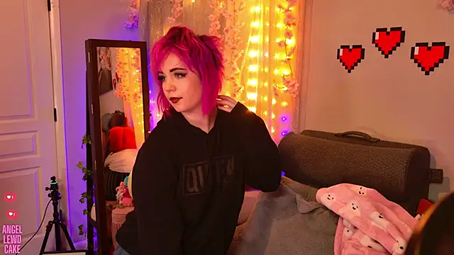 Angel-Lewd-Cake online show from 11.01.25