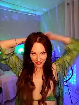 Snapshot of Luna_Kitanna chatting on 01.25.25 Luna Kitanna online show from 01.25.25