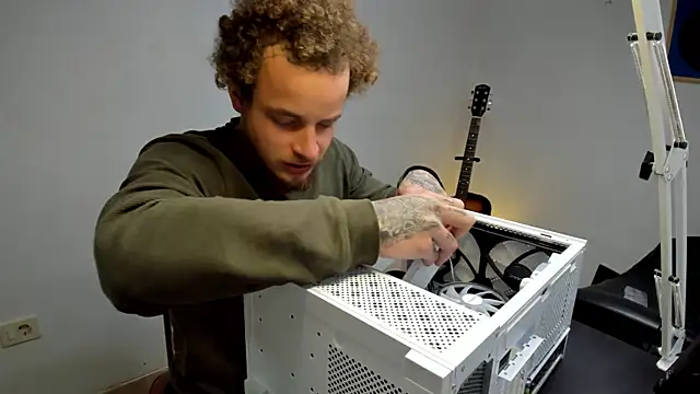 layneinchains online show from 12.20.25