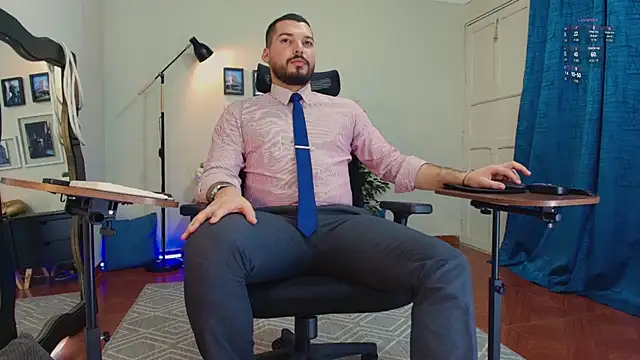 Snapshot of HenryBenso chatting on 05.18.26 HenryBenso online show from 05.18.26